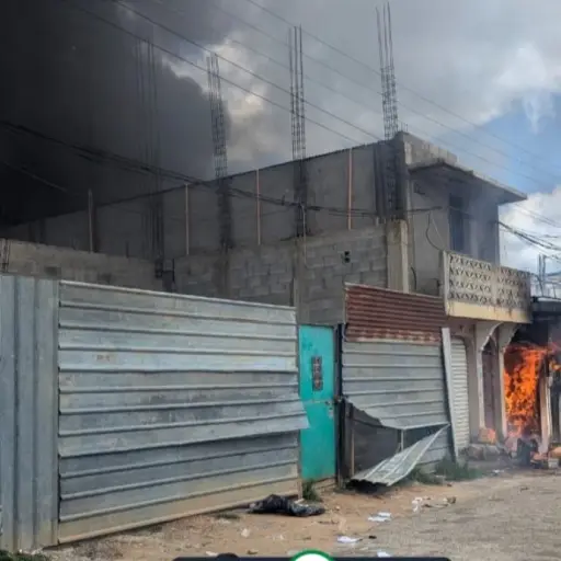 El local de la zona 1 de San José Poaquil reportó pérdidas materiales tras el incidente.  ,Bomberos Municipales Departamentales. 