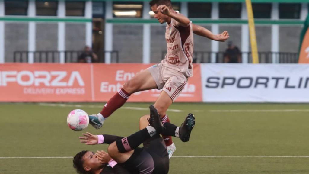 Partido entre Comunicaciones y Mixco - Jornada 13 Apertura 2025 | Alex Meoño