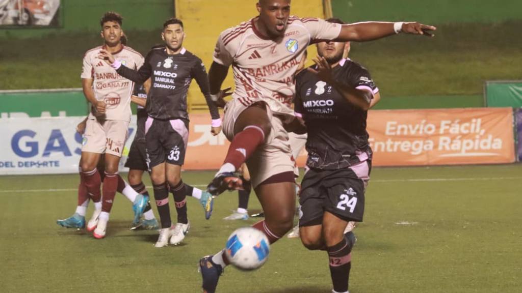 Partido entre Comunicaciones y Mixco - Jornada 13 Apertura 2025 | Alex Meoño