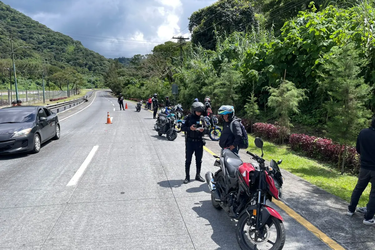 Los operativos de la PNC se desarrollaron en al menos tres carreteras del país., PNC de Guatemala.