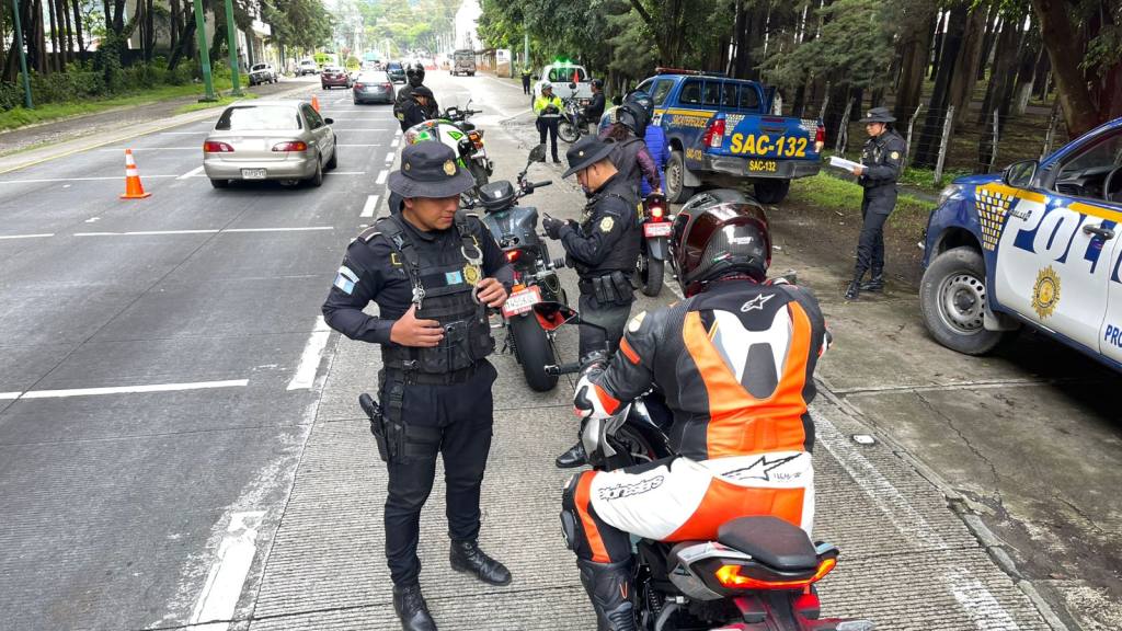 Previenen delitos en carreteras con operativos sorpresa | PNC de Guatemala