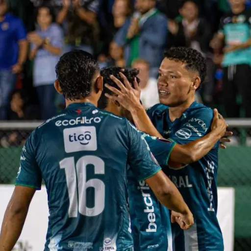 José Espinoza da triunfo al Antigua G. F. C. sobre Xelajú 