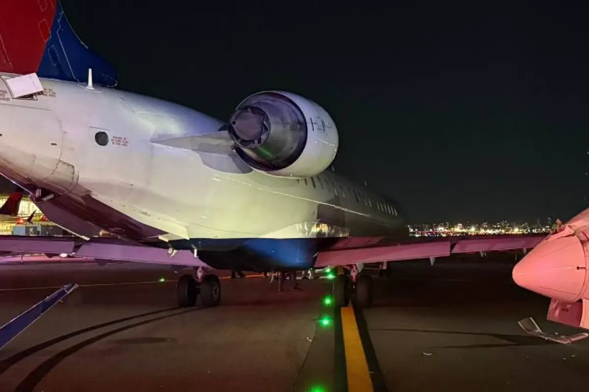 Dos aviones chocan en el aeropuerto de LaGuardia, en Nueva York, Captura de pantalla de la red social X