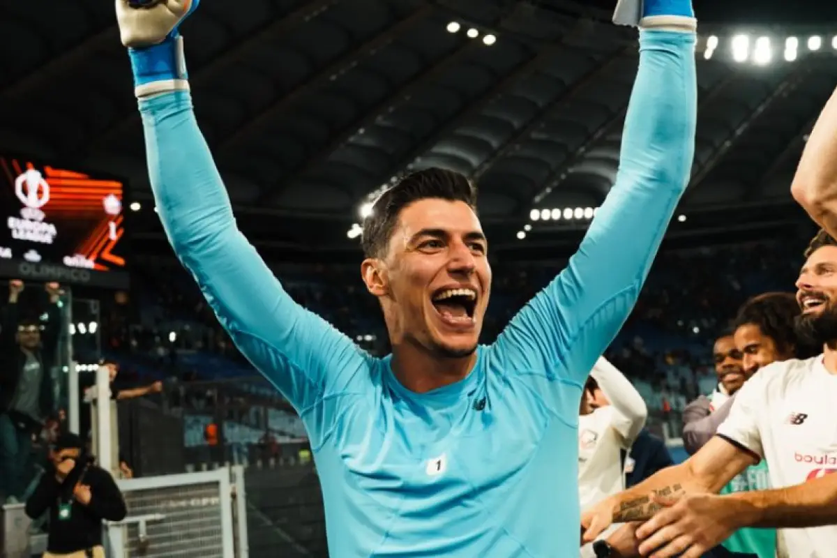 El portero turco del Lille, Berke Ozer, lideró la victoria (0-1) del conjunto francés frente a la Roma 