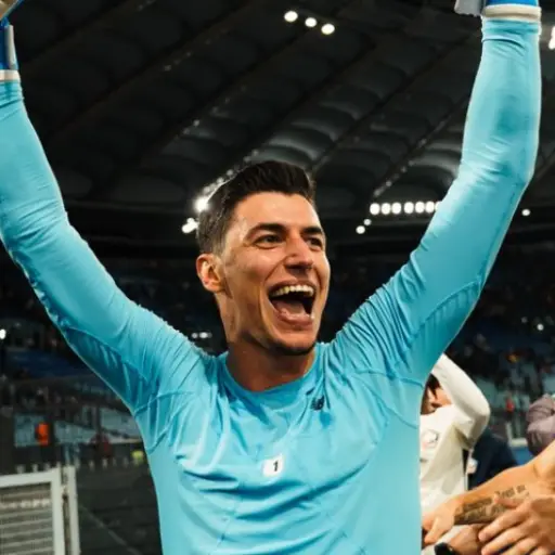 El portero turco del Lille, Berke Ozer, lideró la victoria (0-1) del conjunto francés frente a la Roma 