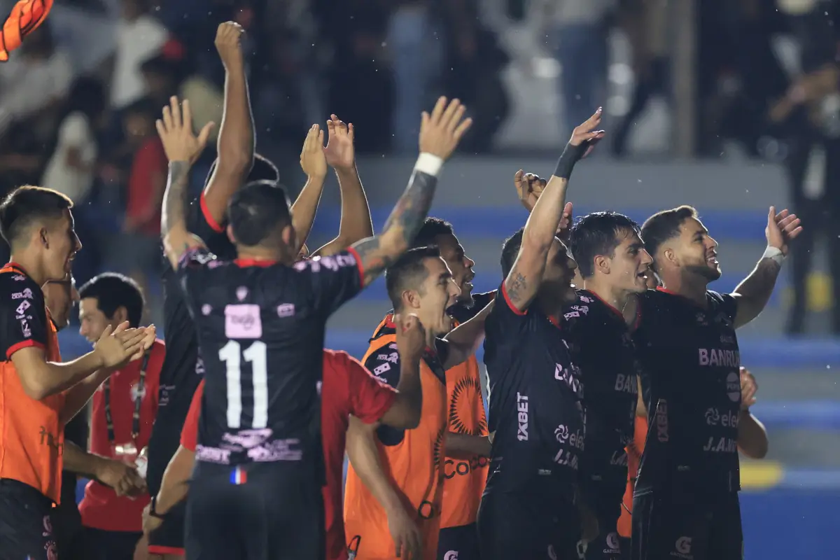 Xelajú jugará con Real España por un boleto a la final de Copa Centroamericana 2025 