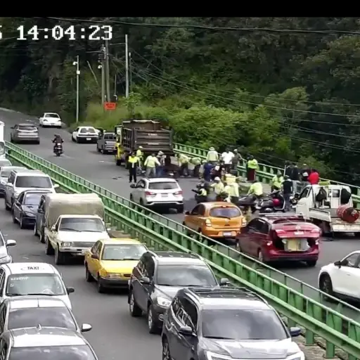 Trabajos de recapeo en el puente San Cristóbal. ,PMT capitalina