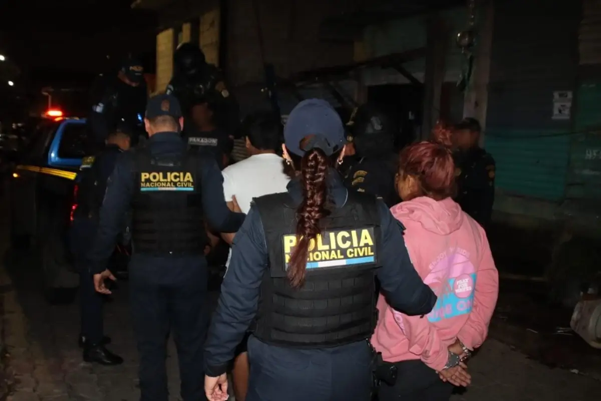 Cinco presuntos pandilleros fueron detenidos durante el operativo., PNC