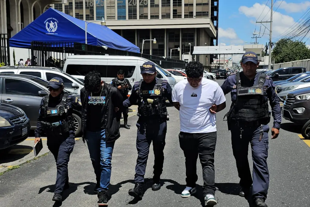 Intentaron huir en moto., PNC