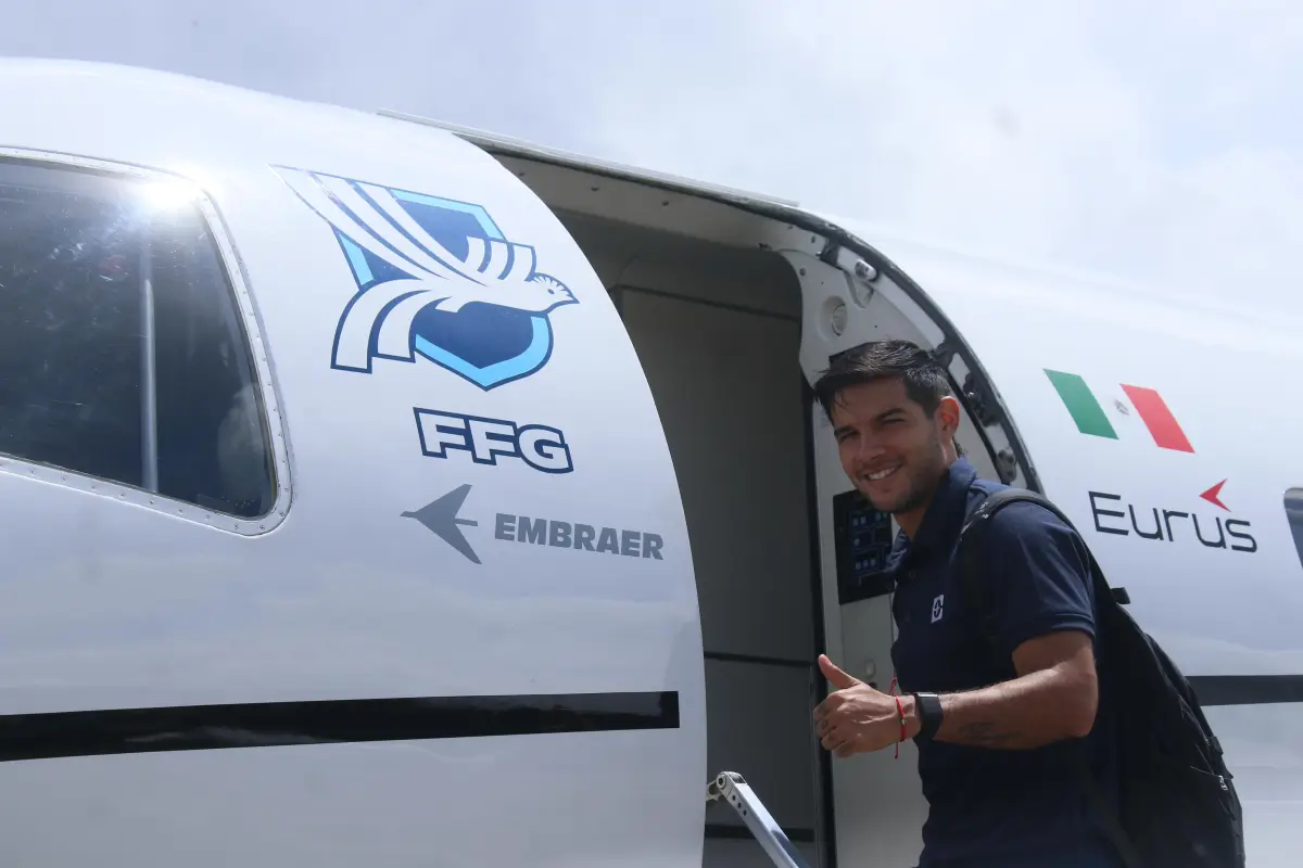 Jesús López encabeza la delegación de Guatemala que viaja a Surinam 