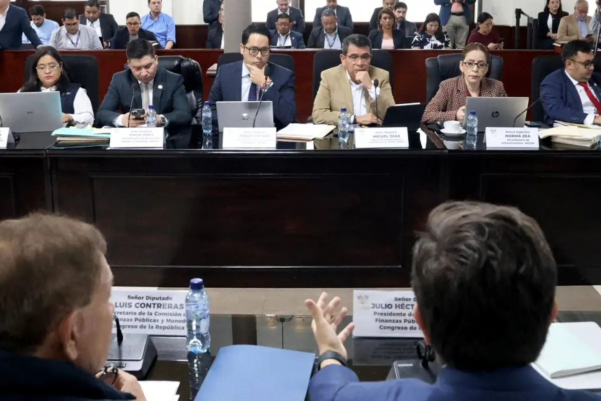 El ministro de Comunicaciones, presentó su proyeción de presupuesto para el 2026., Foto Congreso