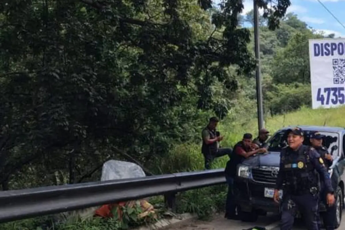 Las víctimas fueron encontradas a un costado de la carretera al Atlántico., Bomberos Municipales Departamentales