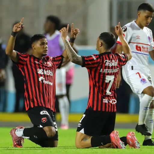 Alajuelense buscará ante Xelajú el tricampeonato centroamericano 