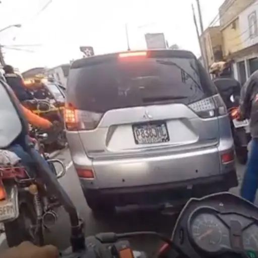 Incidente vial en la Avenida Bolívar.  ,Captura de pantalla video Facebook.