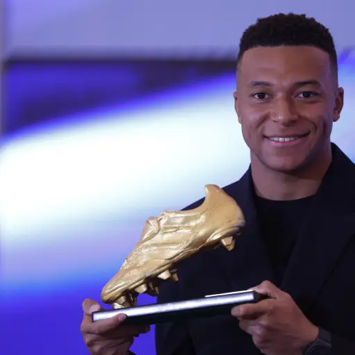 Kylian Mbappé recibe la Bota de Oro 2024-25 - EFE