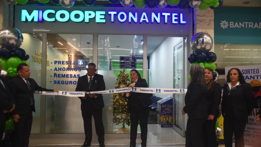 Micoope Tonantel inauguración sede en Walmart Roosevelt  | Omar Solís