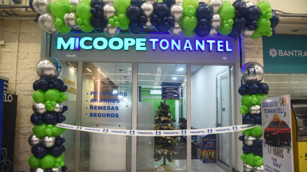 Micoope Tonantel inauguración sede en Walmart Roosevelt  | Omar Solís