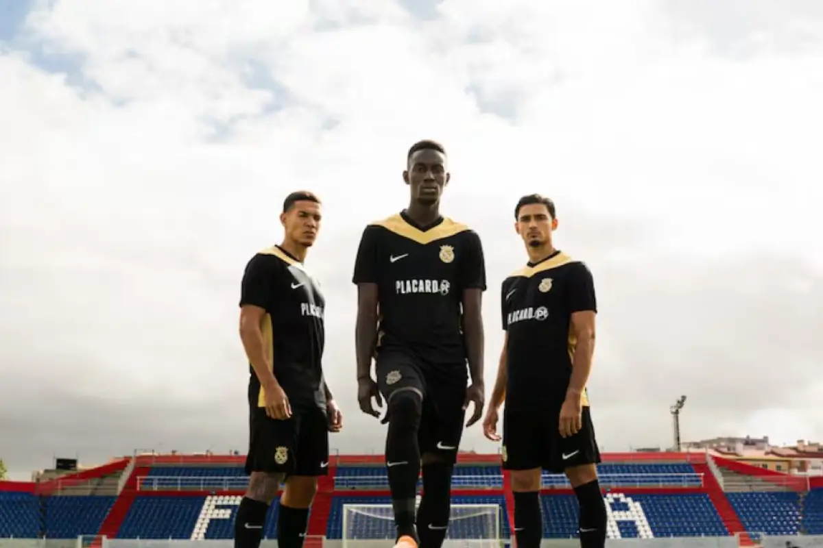 El club portugués de Vinícius lanza equipación contra el racismo