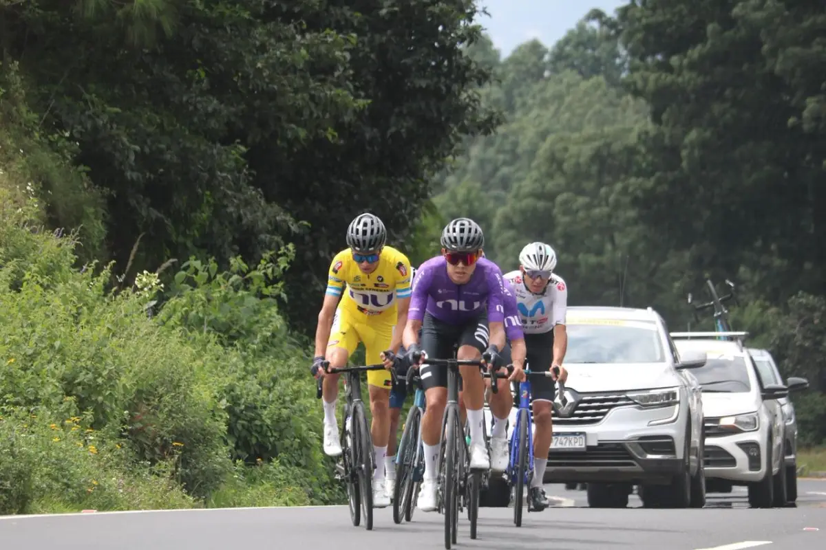 Cristian Muñoz porta el suéter amarillo y apunta al título de la Vuelta a Guatemala