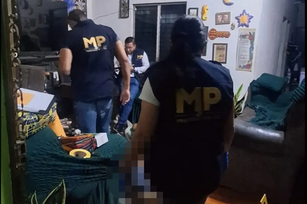 El sospechoso que terminó abatido habría ingresado sin autorización a la vivienda de una mujer., PNC