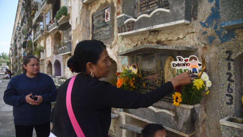 Verónica Rosales acude a visitar a su hijo. | Foto Omar Solís