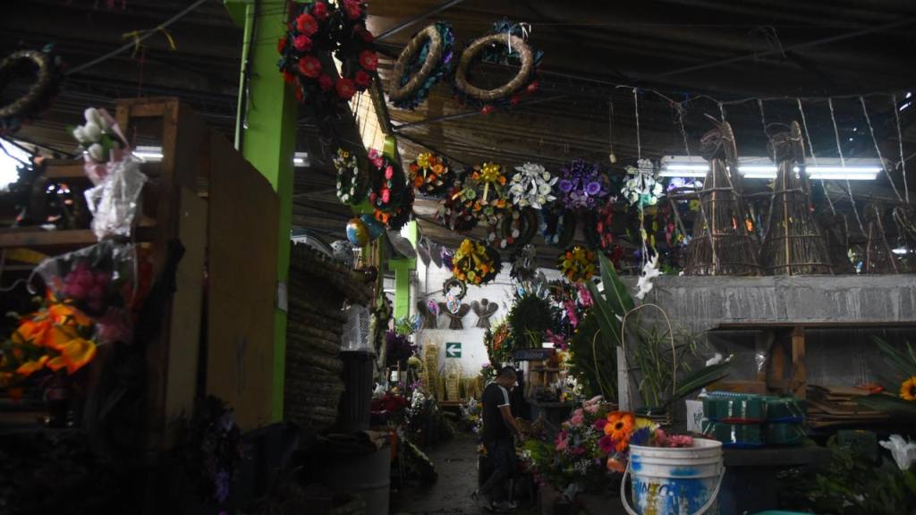 Mercado de flores. | Foto Omar Solís