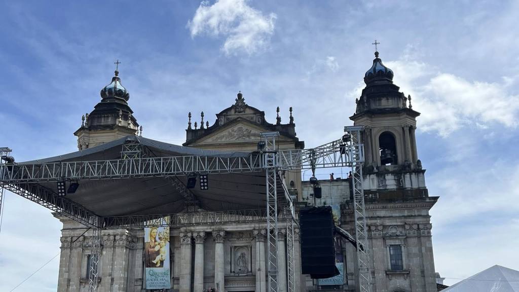 Esperan unas 25 mil personas en Plaza de la Constitución | Arzobispado de Guatemala