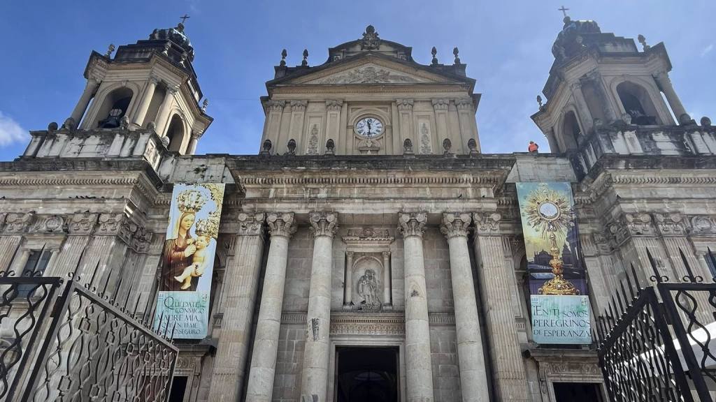 Esperan unas 25 mil personas en Plaza de la Constitución | Arzobispado de Guatemala