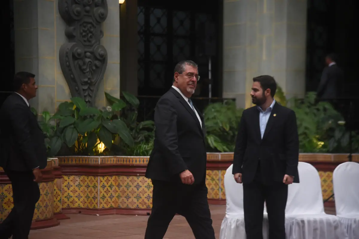El presidente Bernardo Arévalo durante la conferencia de prensa "La Ronda", el viernes 24 de octubre., Omar Solís/Emisoras Unidas
