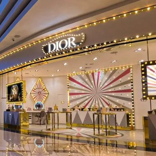 Este espacio estará abierto por tiempo limitado.  ,Cortesía