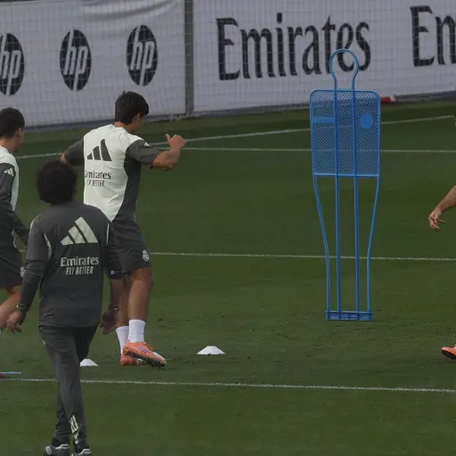 Dani Carvajal en el entreno del Real Madrid - EFE