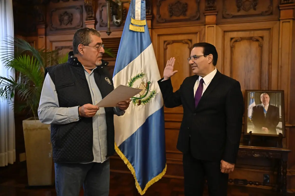 El presidente Bernardo Arévalo juramentó a Marco Antonio Villeda como ministro de Gobernación., Gobierno de Guatemala