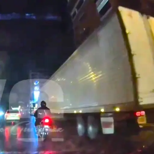 Incidente vial pudo terminar en tragedia.  ,Captura de pantalla video X.