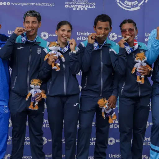 Equipo de remo logró el título centroamericano en el lago Petén Itzá 