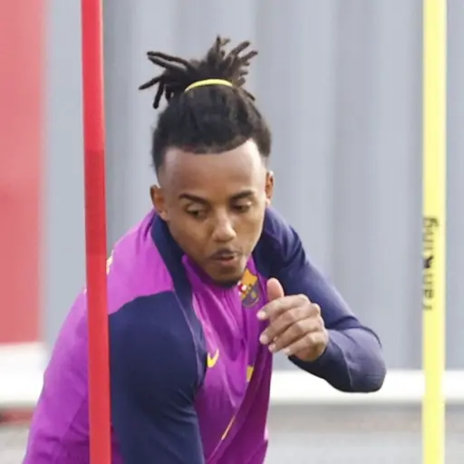 Jules Koundé entró finalmente a la lista de convocados para el clásico español 