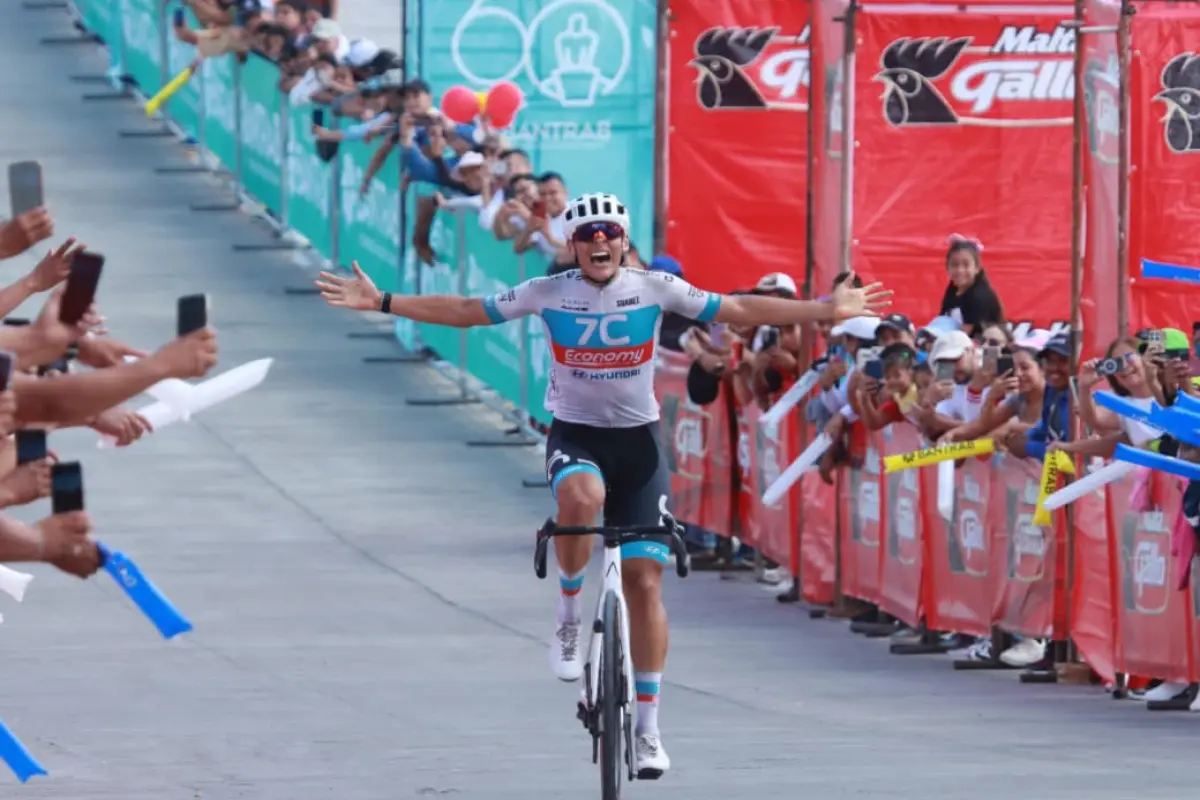 Sebastián Calderón, ganador de la segunda etapa de la Vuelta a Guatemala 2025 - Alex Meoño