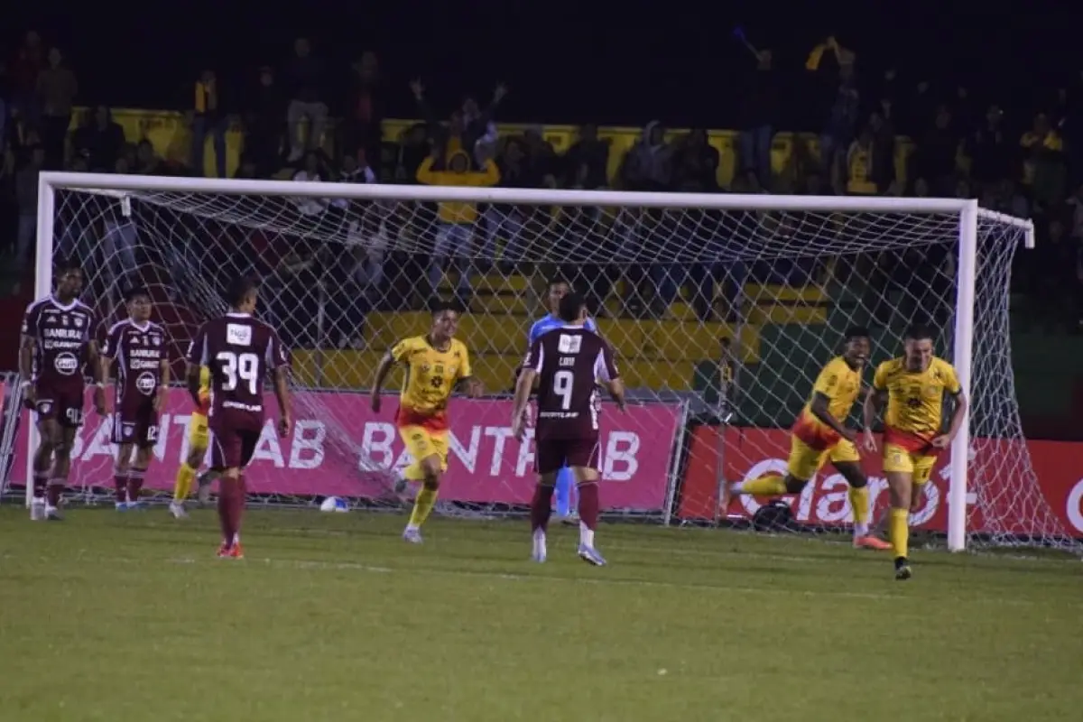 Marquense derrotó a Comunicaciones en el estadio Marquesa de la Ensenada