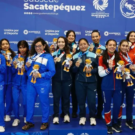 Guatemala impone su superioridad en esgrima por equipos con dos oros. ,@guatemala2025