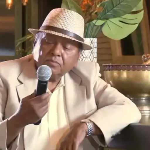 Toño Peregrino ,Redes sociales