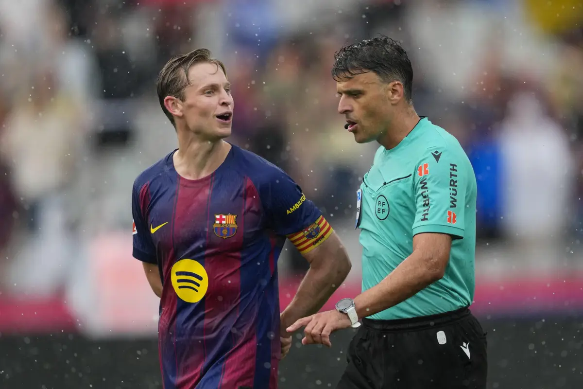 Frenkie de Jong en un partido de Liga con el Barça - EFE