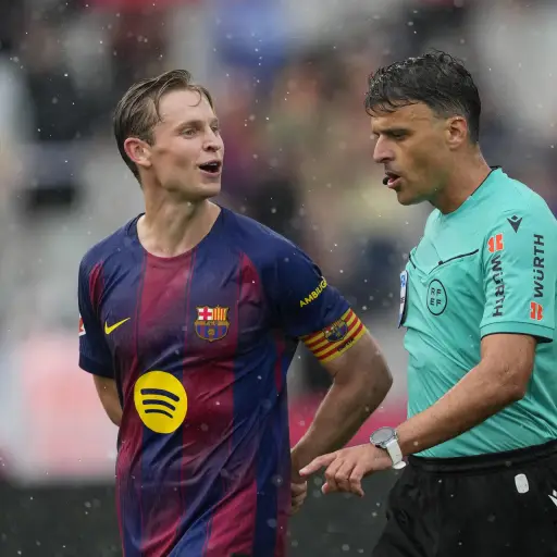 Frenkie de Jong en un partido de Liga con el Barça - EFE
