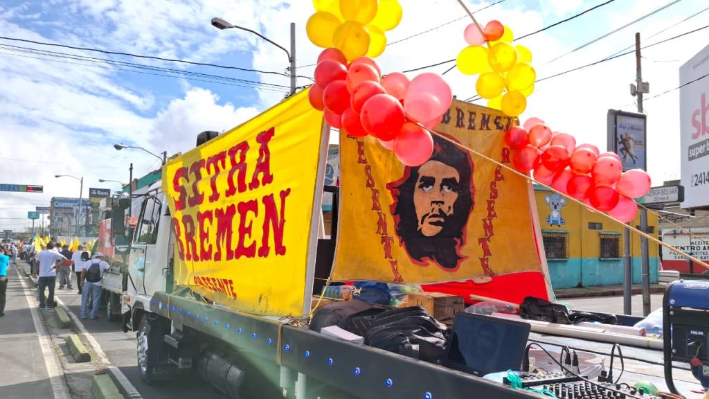 Así avanza la marcha conmemorativa de la Revolución de 1944 | Alex Meoño