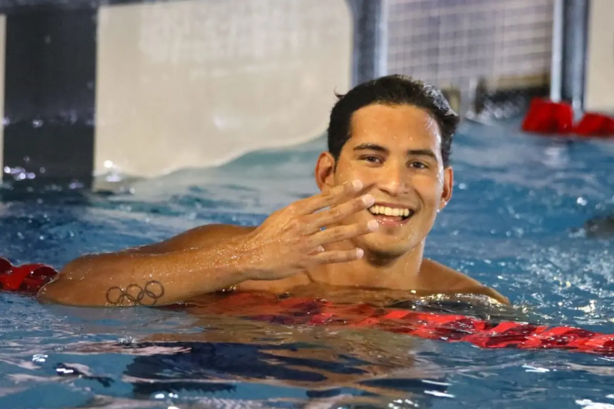 Érick Gordillo destaca en la natación de Juegos Centroamericanos 2025