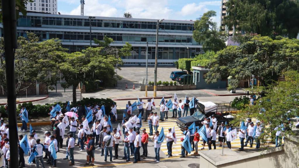Trabajadores, estudiantes y universitarios nutren las filas de la marcha que este 20 de octubre de 2025 conmemora la Revolución de 1944  | Álex Meoño