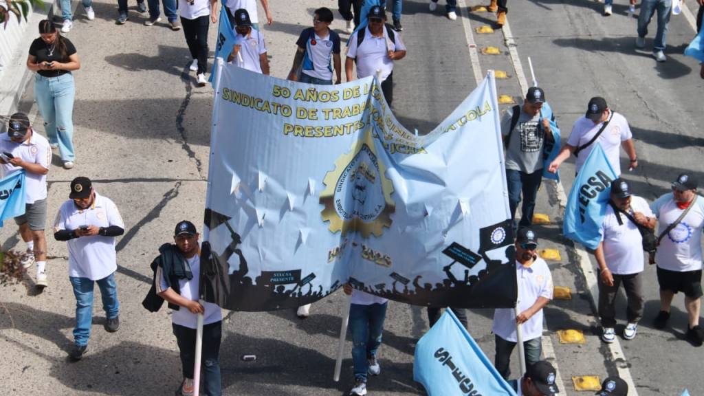 Así avanza la marcha conmemorativa de la Revolución de 1944 | Álex Meoño