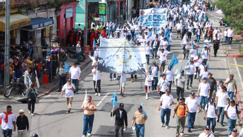 Así avanza la marcha conmemorativa de la Revolución de 1944 | Álex Meoño