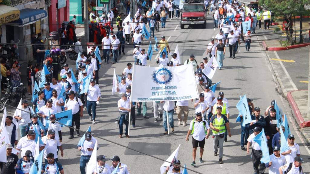Así avanza la marcha conmemorativa de la Revolución de 1944 | Álex Meoño