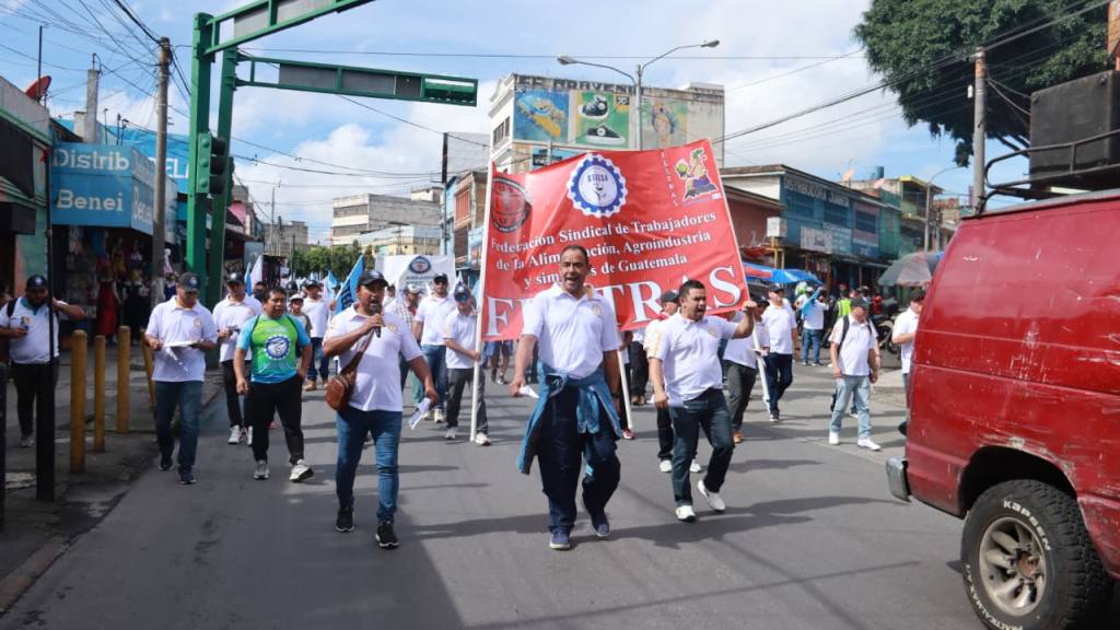 Así avanza la marcha conmemorativa de la Revolución de 1944 | Álex Meoño
