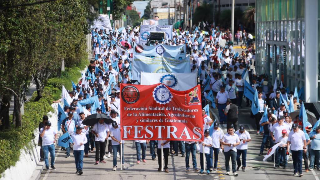 Así avanza la marcha conmemorativa de la Revolución de 1944 | Álex Meoño