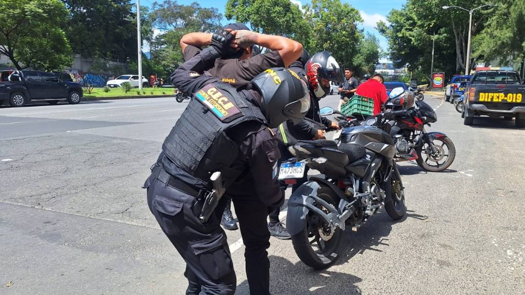 Accionan en contra de taxis pirata en la zona 8 capitalina | PNC de Guatemala